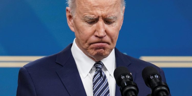 Biden ABD'de ilk döneminde en düşük desteği alan başkan oldu
