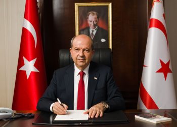 Cumhurbaşkanı Ersin Tatar, yeniden YDP Genel Başkanı seçilen Arıklı’yı kutladı