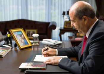 Cumhurbaşkanı Tatar, 1 Mayıs dolayısıyla mesaj yayımladı: “Bizler, işçi ve emekçinin katkısının bir Devlet, bir ülke için en başta gelen unsur olduğunun bilincindeyiz.”