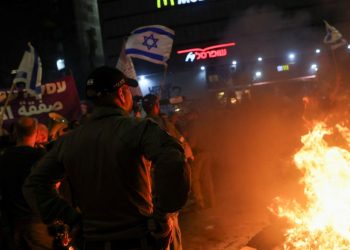 Tel Aviv'de İsrailli esir yakınlarının protestosunda olaylar çıktı
