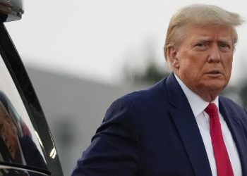 Trump'a sus payı davasında konuşma yasağını ihlalden 9 bin dolar para cezası