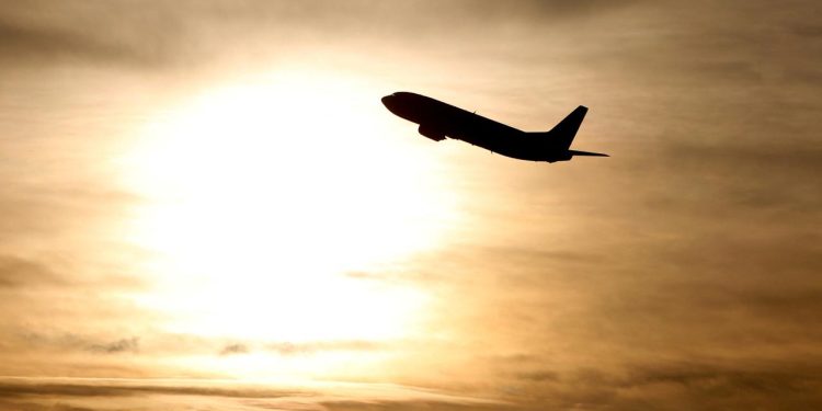 İran'da yolcu uçağı teknik arıza nedeniyle zorunlu iniş yaptı