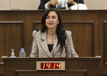 Bağımsız Milletvekili Rogers, itfaiye araç gereç yetersizliğine dikkat çekti