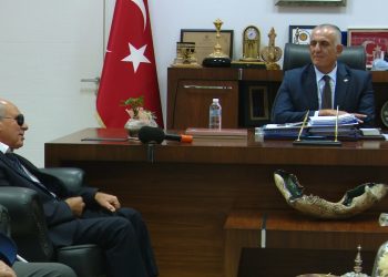 Bakan Çavuşoğlu, Kıbrıs Türk Engelliler Federasyonu yetkililerini kabul etti