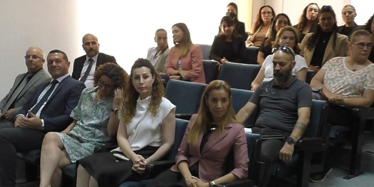 DİMED, kermesten elde ettiği geliri Şampiyon Melekleri Yaşatma Derneği’ne bağışladı