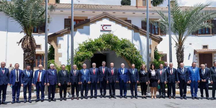 Tatar:Bugün tarihi bir gün.Bu ülkede mücadele ederken tek millet üç devlet hayaliyle yaşadık