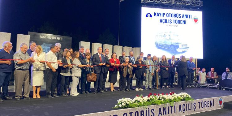 Kayıp Otobüs Anıtı açıldı