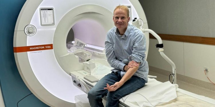 Avustralyalı doktor, beyin kanserini kendi çalışmasıyla tedavi etti