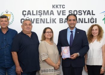 Çalışma ve Sosyal Güvenlik Bakanı Gardiyanoğlu Kıbrıs Türk MS Derneği heyetini kabul etti