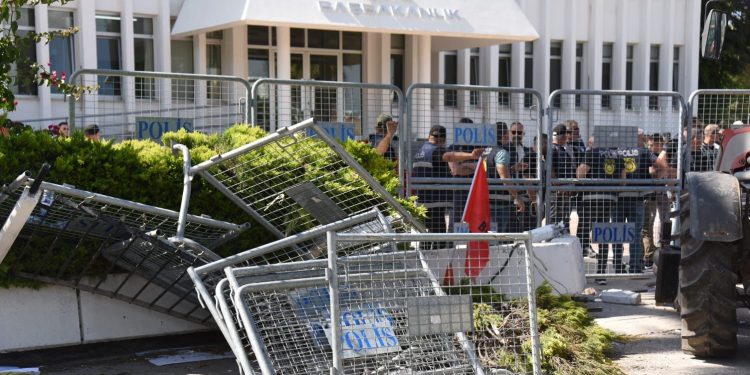 Hayvan üreticilerinin eylemi dokuzuncu gününde