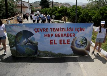 Ataoğlu, “Atmadan Önce Düşün ve Geri Dönüştür” temalı etkinliğe katıldı