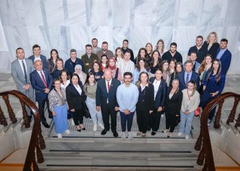 Bakan Dinçyürek, İstanbul’da tıpta ihtisas yapan öğrencilerle bir araya geldi