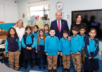 Cumhurbaşkanı Tatar Sydney’de Maarif Okullarını ziyaret etti