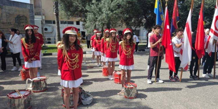 19 Mayıs Atatürk’ü Anma Gençlik ve Spor Bayramı  dolayısıyla tüm ilçelerde törenler düzenlendi