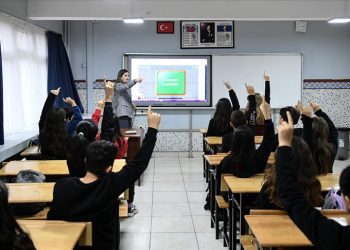 “Kıbrıs sorunu” da Türkiye’de yeni müfredatta…