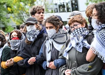 Alman Bild gazetesi, İsrail'i protesto eden akademisyenleri hedef gösterdi