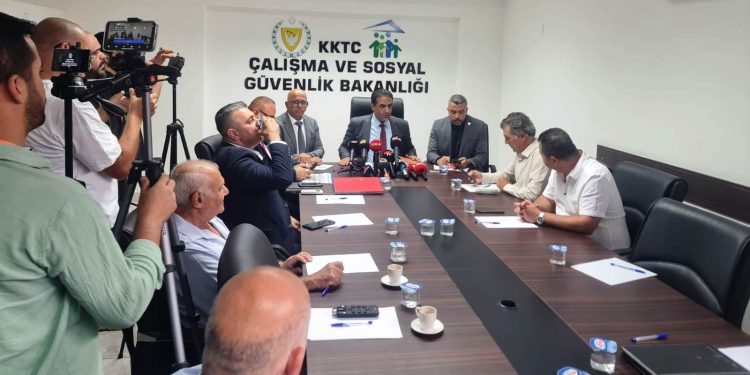 Gardiyanoğlu:Asgari ücretin bugün belirlenmesini temmeni ediyorum…Bu toplantıda uzlaşı sağlanmazsa nihai karar Pazartesi günü verilecek