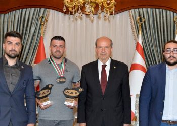 Cumhurbaşkanı Tatar, W.A.F UNIVERSE Vücut Geliştirme ve Fitness Dünya Şampiyonası’nda şampiyonluk elde eden Salahi Avcı, W.A.F UNIVERSE KKTC Başkanı Süleyman Halil İbrahim ve hakemleri kabul etti