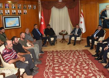 Başbakan Üstel, Hayvancılar Birliği heyetiyle görüşüyor