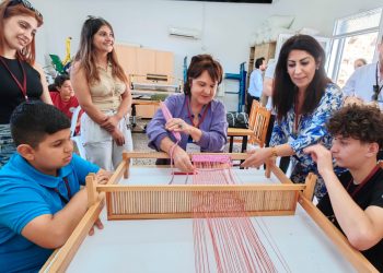 Başbakan’ın eşi Zerrin Üstel Özel Bahar Şenliği’nde çocuklarla bir araya geldi