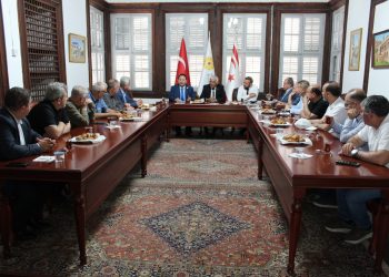 Belediyeler Birliği Başkanı Özçınar, Türkiye-Kıbrıs Türk Cumhuriyeti İşbirliği Cemiyeti heyetiyle görüştü