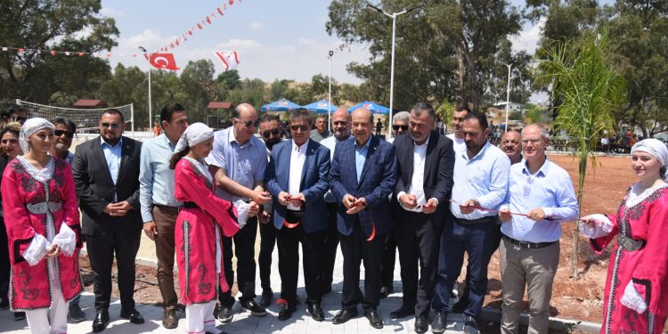 Çayönü’nde, Cumhurbaşkanı Tatar ve Başbakan Üstel’in katılımıyla “Atatürk Parkı ve Piknik Alanı”nın açılışı yapıldı