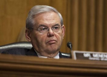 Rüşvet ve yolsuzlukla suçlanan ABD'li Senatör Menendez'in yargılanmasına başlandı