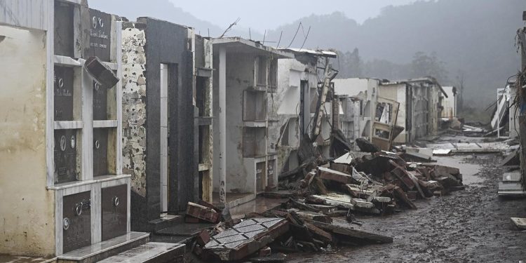 Brezilya'da sel felaketi: Can kaybı 137'ye yükseldi