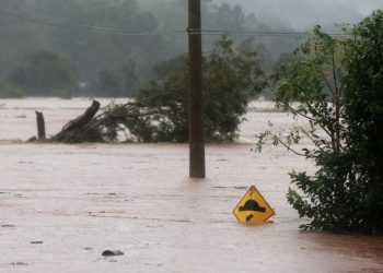 Brezilyayı sel vurdu: 8 ölü, 21 kayıp