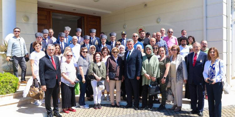 50’nci Yıl Kıbrıs Programı kapsamında KKTC’ye gelen gazi heyeti Büyükelçi Feyzioğlu’nu ziyaret etti