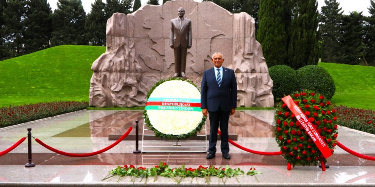 Çavuşoğlu, Azerbaycan’da temaslarda bulunuyor