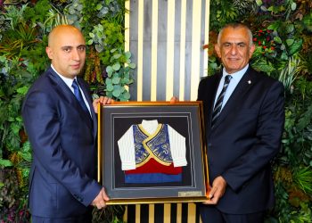 Çavuşoğlu, Azerbaycan Bilim ve Eğitim Bakanı Amrullayev ile görüştü