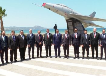 Cevdet Yılmaz, Cengiz Topel Anıtı’nı ziyaret etti