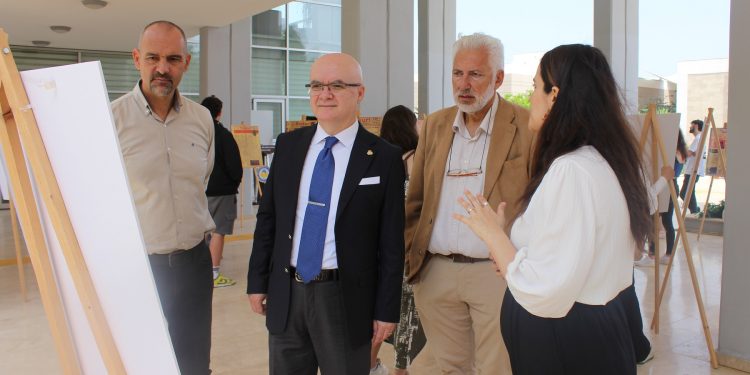 DAÜ’de “Kıbrıs Türk Basınında 19 Mayıs Coşkusu” konulu sergi ve müzik dinletisi yer aldı