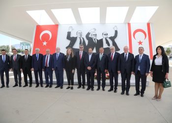 Türkiye ve Azerbaycan Parlamentoları Dostluk Grupları Dr. Küçük ve Denktaş’ın anıt mezarlarını ziyaret etti