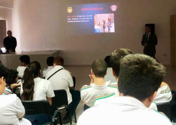 Polis’ten öğrencilere “Bilişim Suçları, Siber Zorbalık Ve İnternet Bağımlılığı” konularında eğitim