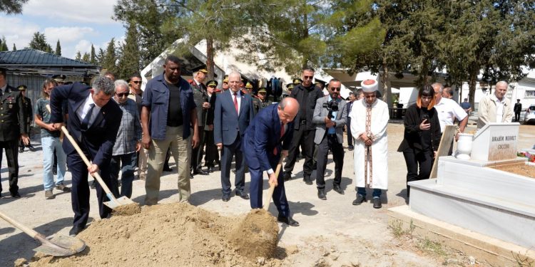 Büyükelçi Feyzioğlu’dan şehit Fuat Niyazi paylaşımı: Yaşananları unutmak gelecekten vazgeçmek olur