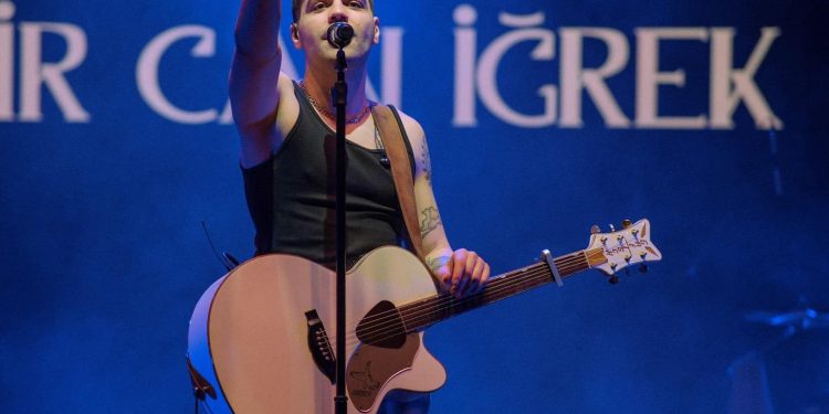 DAÜ 26. Bahar Festivali Cumartesi akşamı düzenlenen Emir Can İğrek konseriyle sona erdi