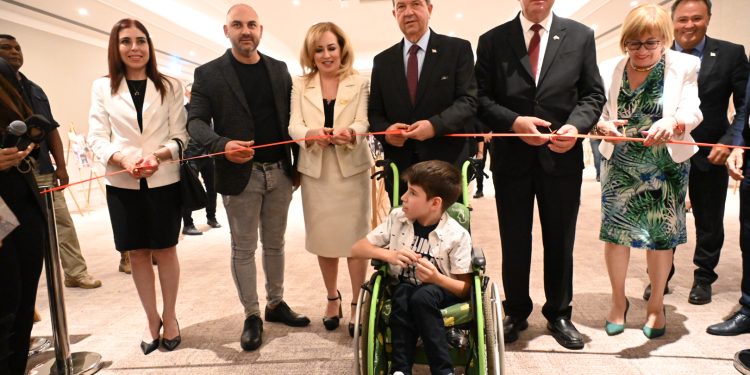 FODER’in ”Engeli Yaşamak” adlı fotoğraf açıldı