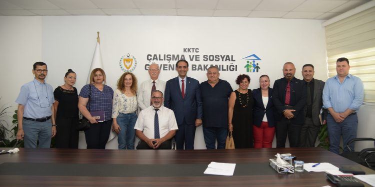 Gardiyanoğlu, Sağlık Dernekleri Platformu’nu kabul etti: “Hastaları rahatlatacak yasal düzenlemeler için çalışıyoruz”