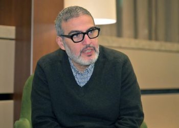 Fransa'ya girişine izin verilmeyen Filistinli cerrah Ebu Sitte Londra'ya döndü