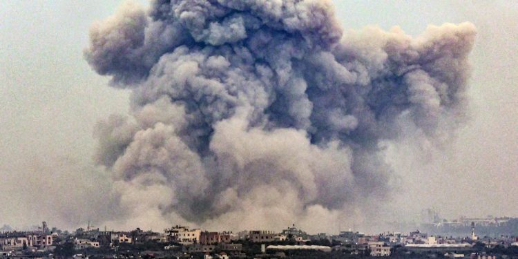 İsrail'in 221 gündür saldırılarını sürdürdüğü Gazze'de can kaybı 35 bin 173'e ulaştı