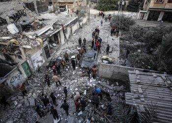 İsrail ordusunun Gazzenin çeşitli noktalarına düzenlediği saldırılarda 23 Filistinli öldü