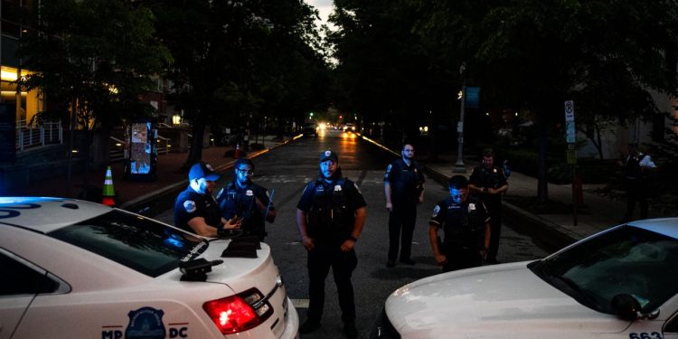 ABD polisi George Washington Üniversitesi'ndeki Filistin'e destek kampını dağıttı