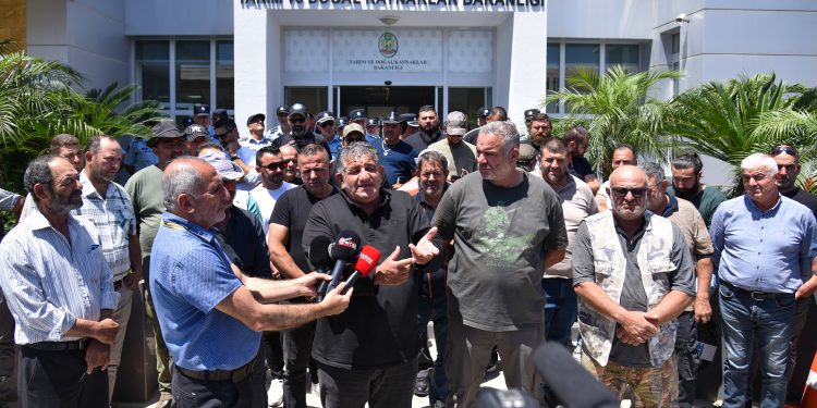 Hayvan üreticileri yarın Lefkoşa’da süresiz araçlı eylem başlatıyor…