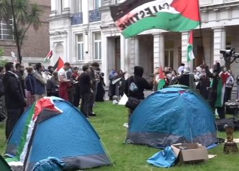 İngiltere'de üniversite öğrencilerinin Filistin'e destek gösterileri sürüyor