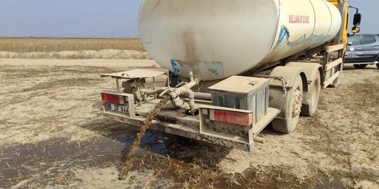 İskele Belediyesi takibe aldığı vidanjörlere suçüstü yaptı