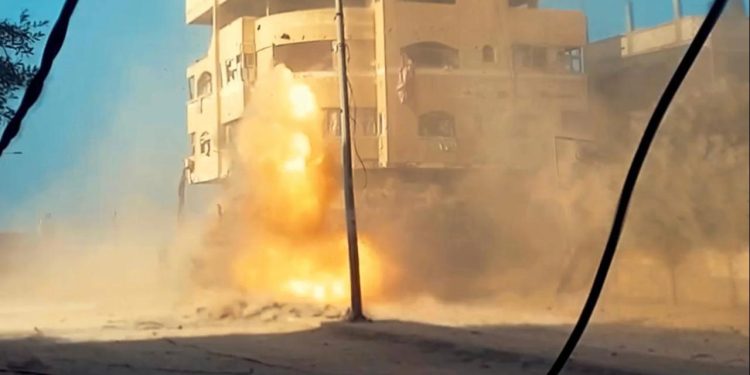 Gazze'de İsrail ordusuna ait 21 araç hedef alındı