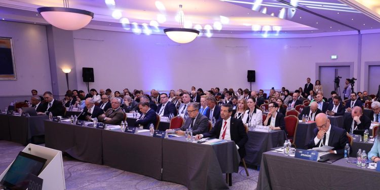 Dışişleri Bakanı Ertuğruloğlu İstanbul’da konferansa katıldı