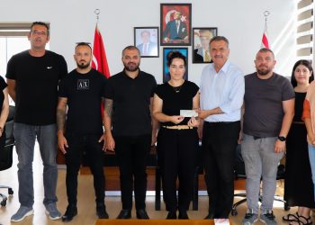 “Adalet İçin Koşuyoruz” temasıyla düzenlenen halk koşusundan elde edilen gelir Şampiyon Melekleri Yaşatma Derneği’ne bağışlandı